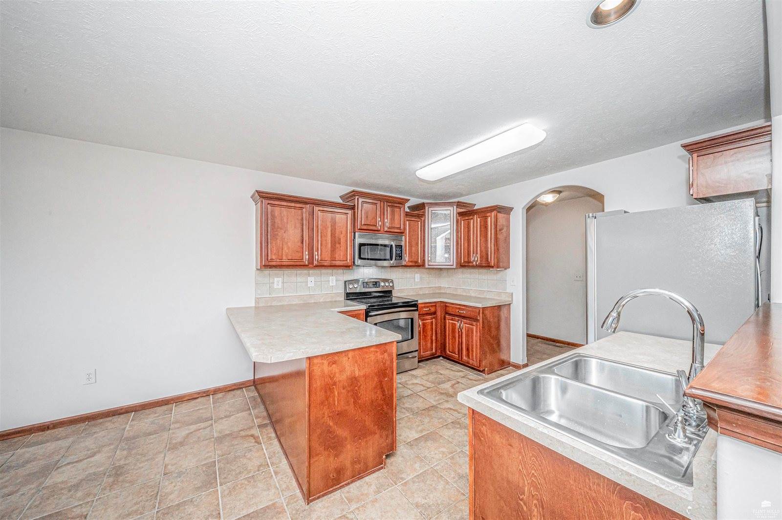 313 Caroline Court, Junction City, KS 66441