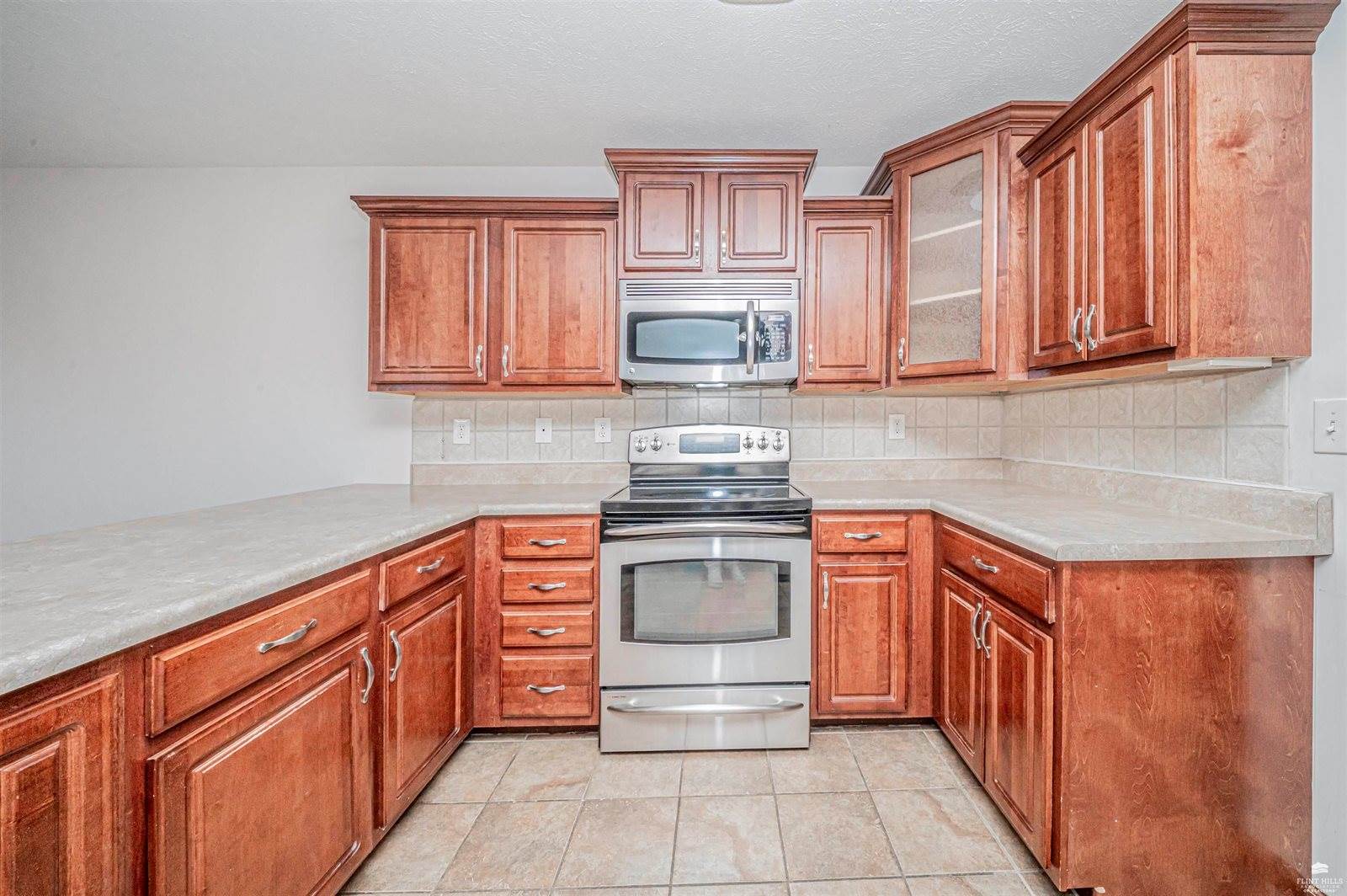 313 Caroline Court, Junction City, KS 66441