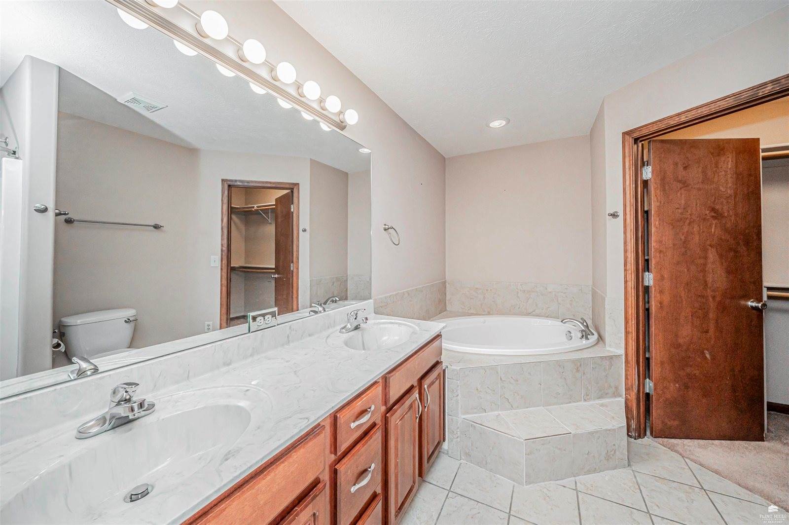 313 Caroline Court, Junction City, KS 66441