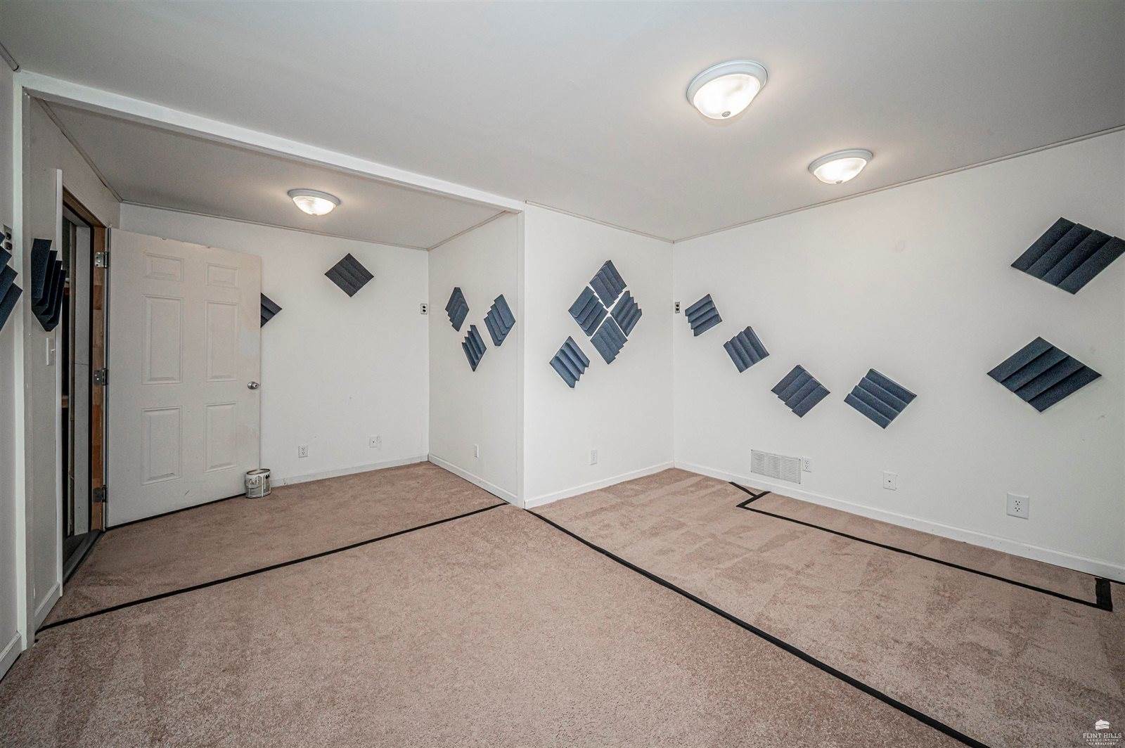 313 Caroline Court, Junction City, KS 66441