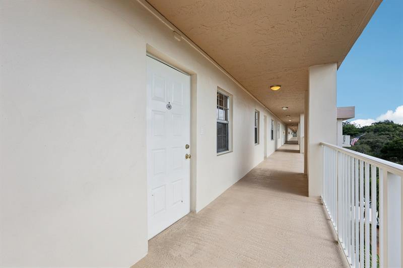 3503 Oaks Way 510, Pompano Beach, FL 33069