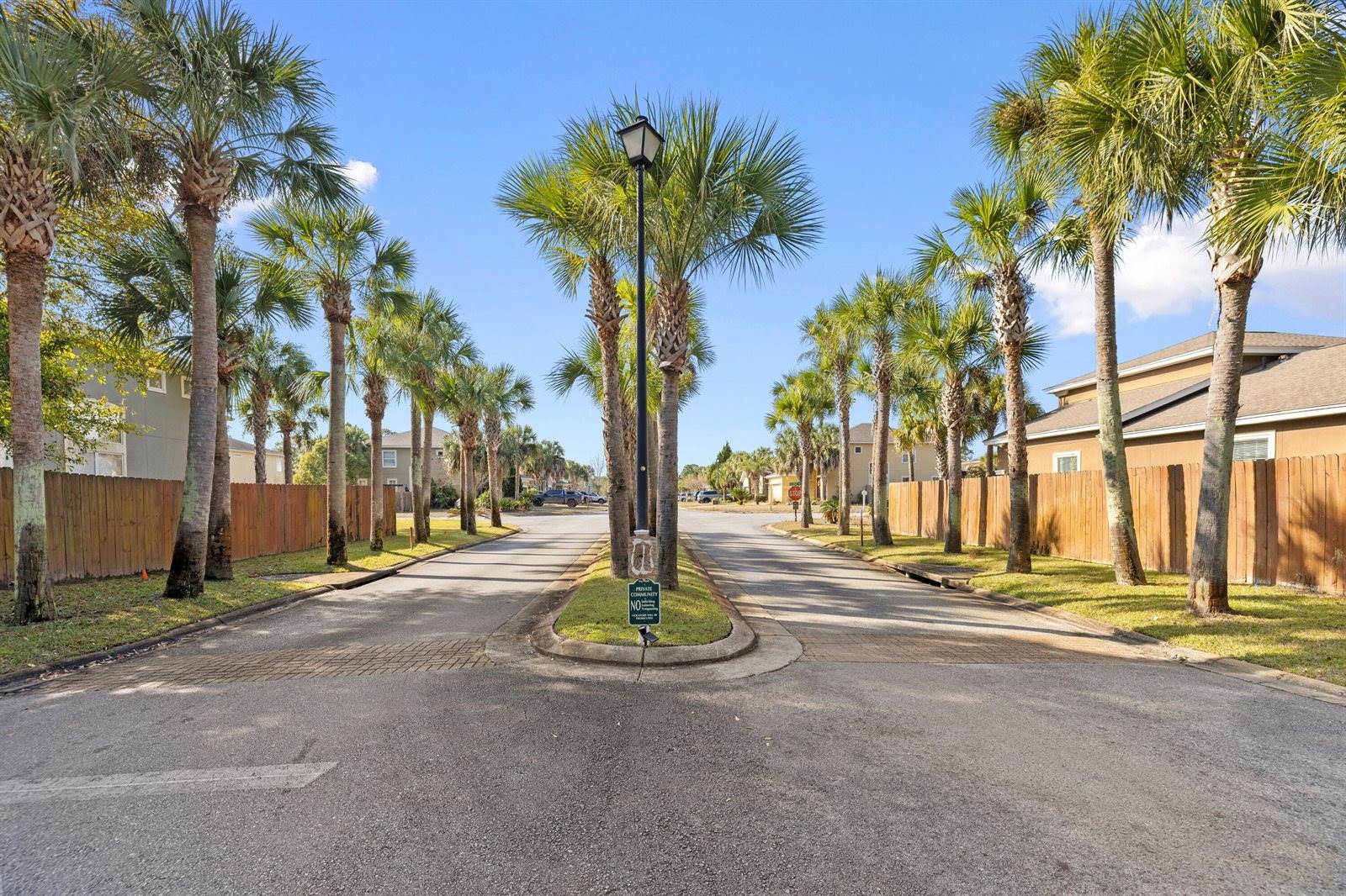 876 Solimar Way, Mary Esther, FL 32569