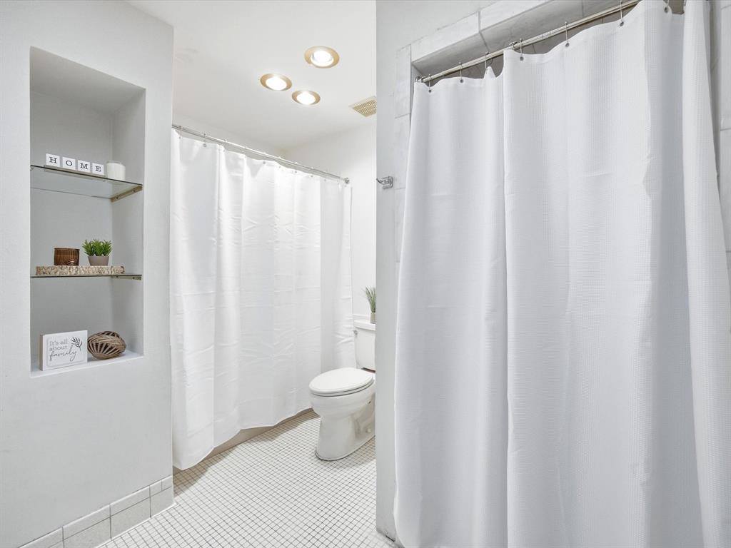 3514 Shady Valley Drive, Pantego, TX 76013