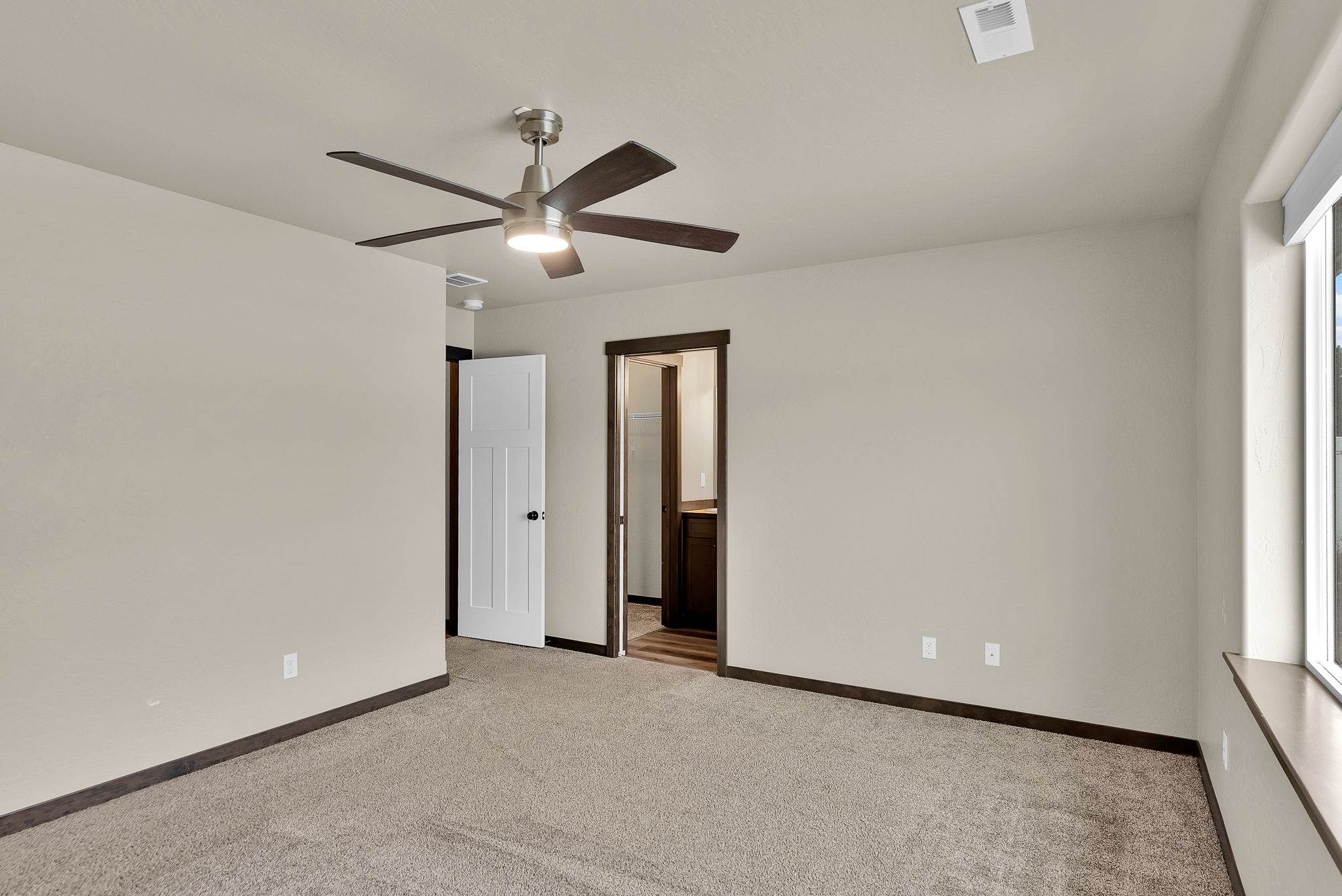 31782 N 8th Ave, Spirit Lake, ID 83869