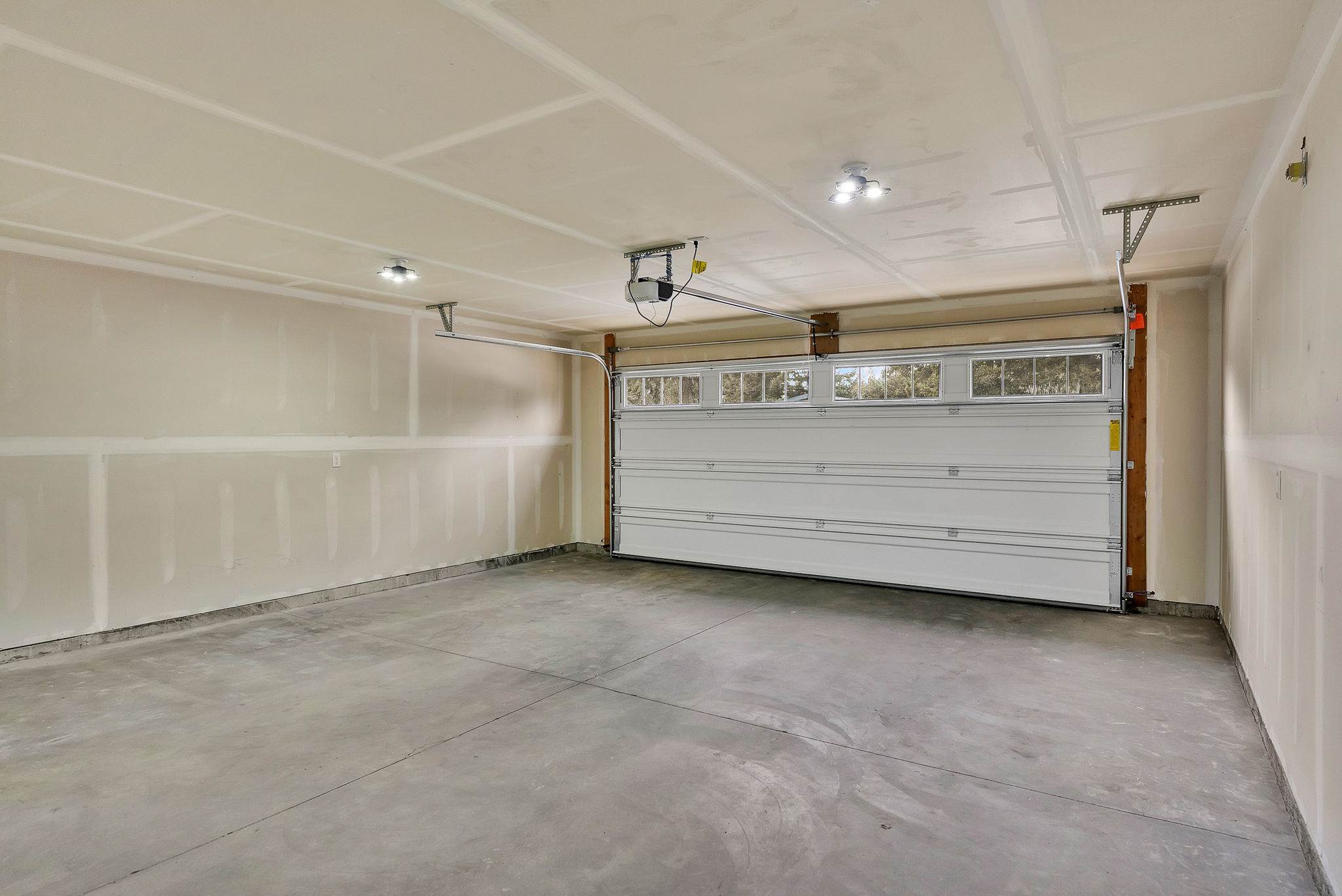 31782 N 8th Ave, Spirit Lake, ID 83869