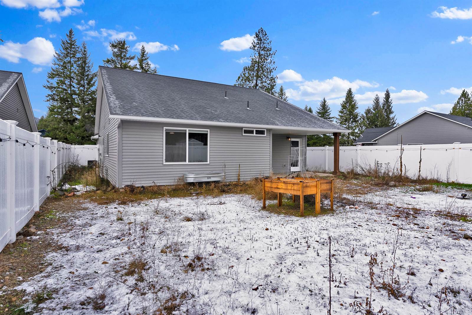 31782 N 8th Ave, Spirit Lake, ID 83869