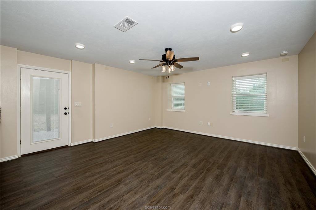 11428 Debbie Lane, Iola, TX 77861