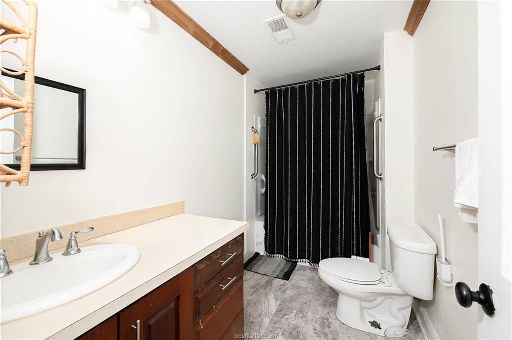 11428 Debbie Lane, Iola, TX 77861