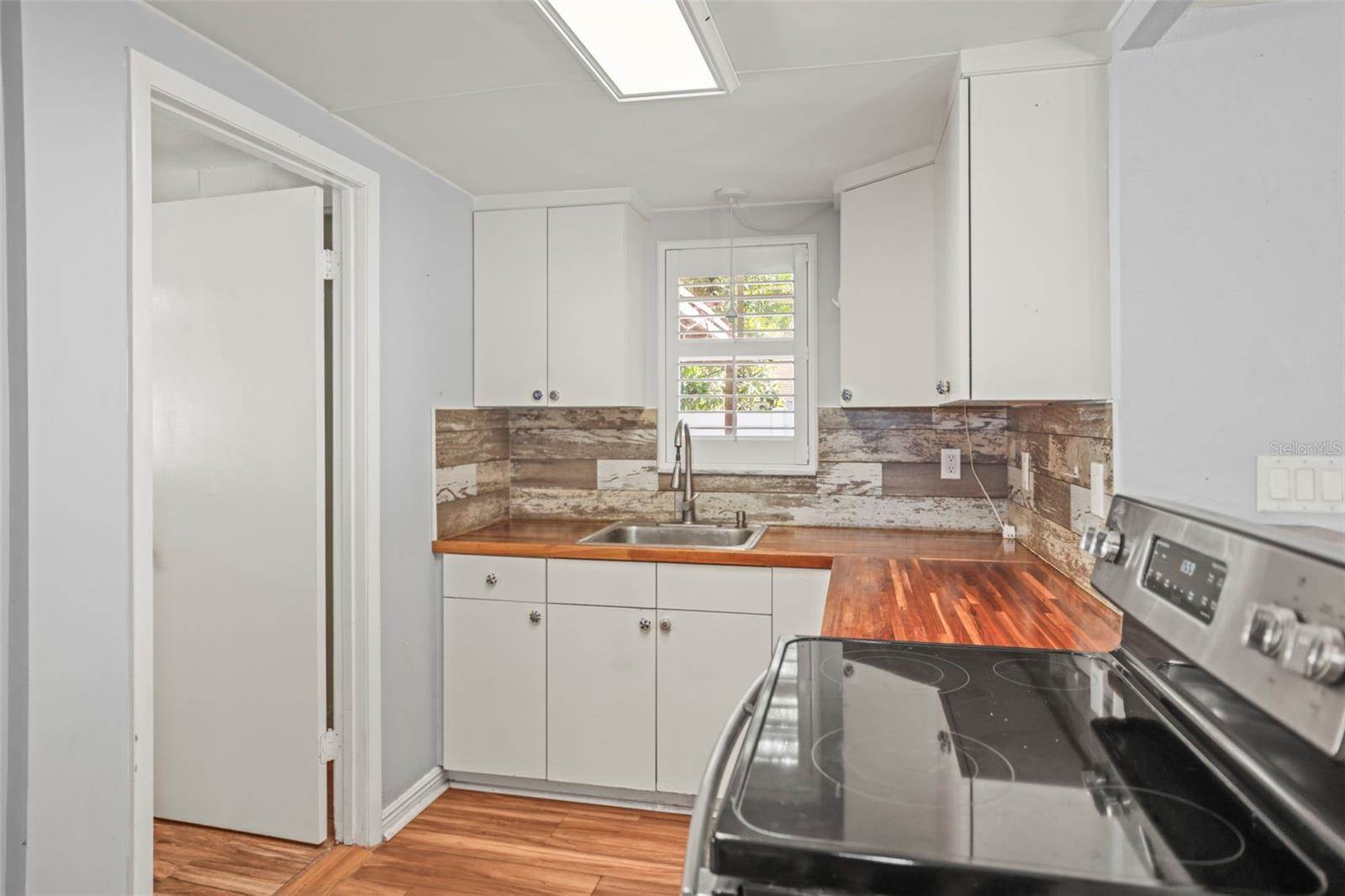 1011 Park Drive, Dunedin, FL 34698