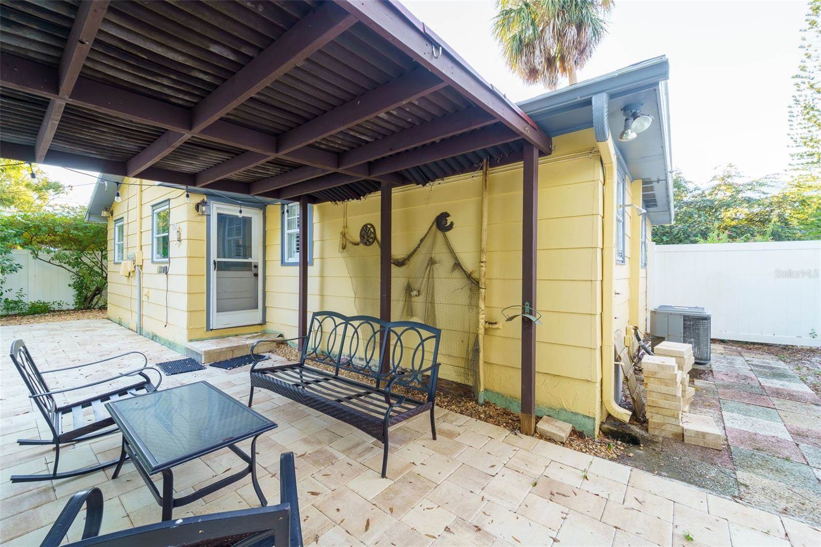 1011 Park Drive, Dunedin, FL 34698