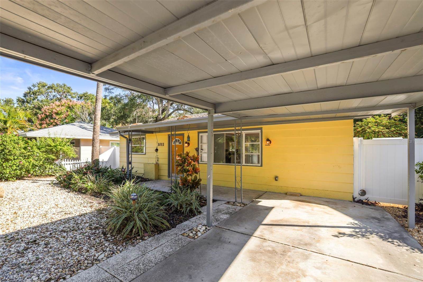 1011 Park Drive, Dunedin, FL 34698