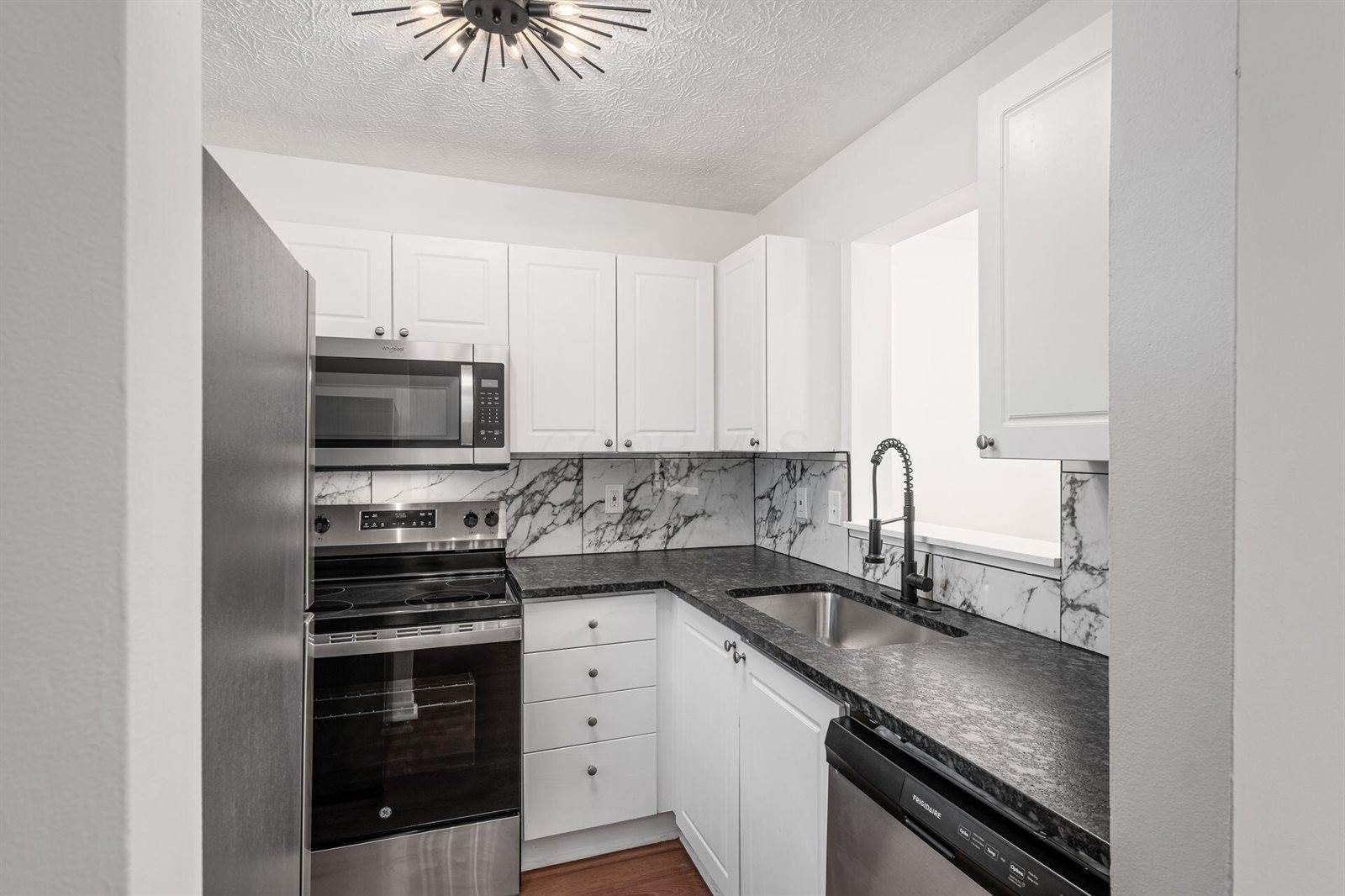 4049 Parkcove Drive, #19D, Columbus, OH 43230