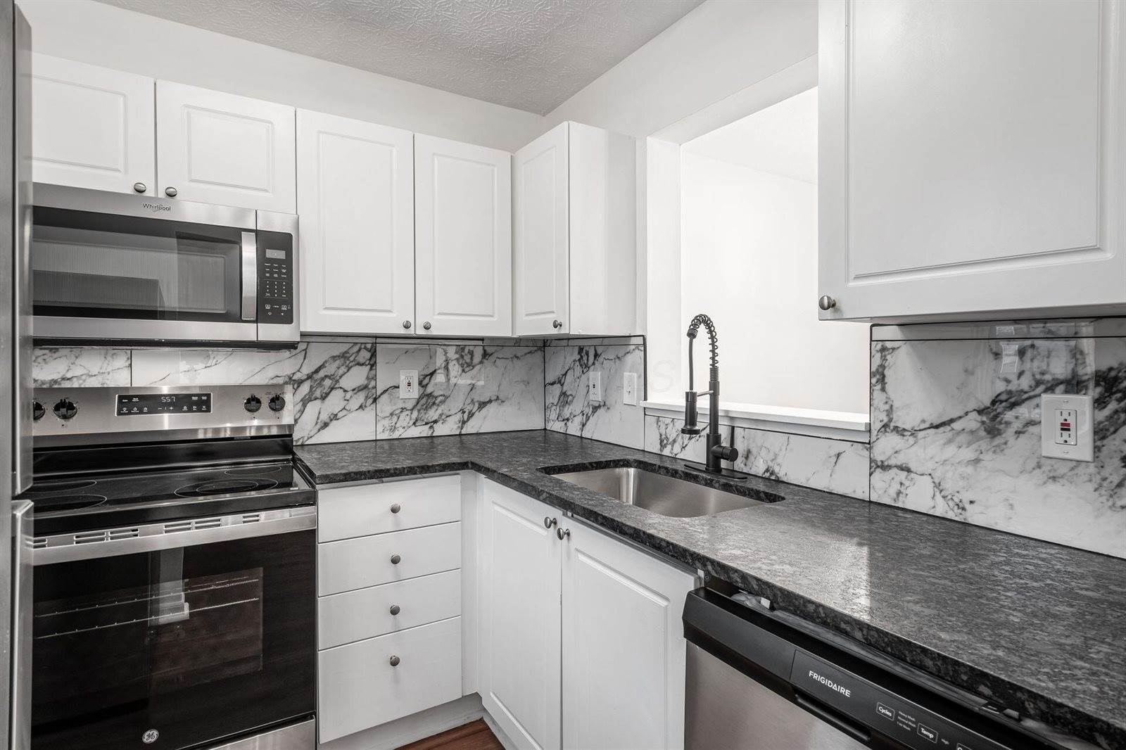 4049 Parkcove Drive, #19D, Columbus, OH 43230