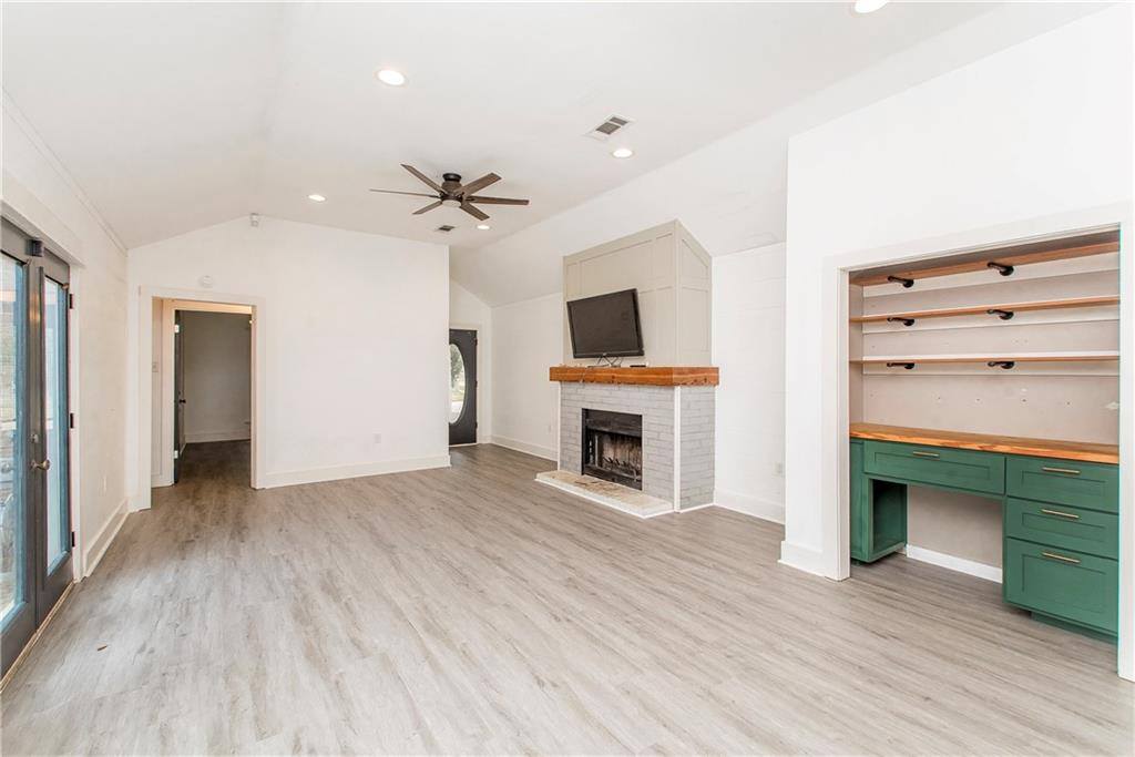 311 Meadow Crossing Drive, Baton Rouge, LA 70820