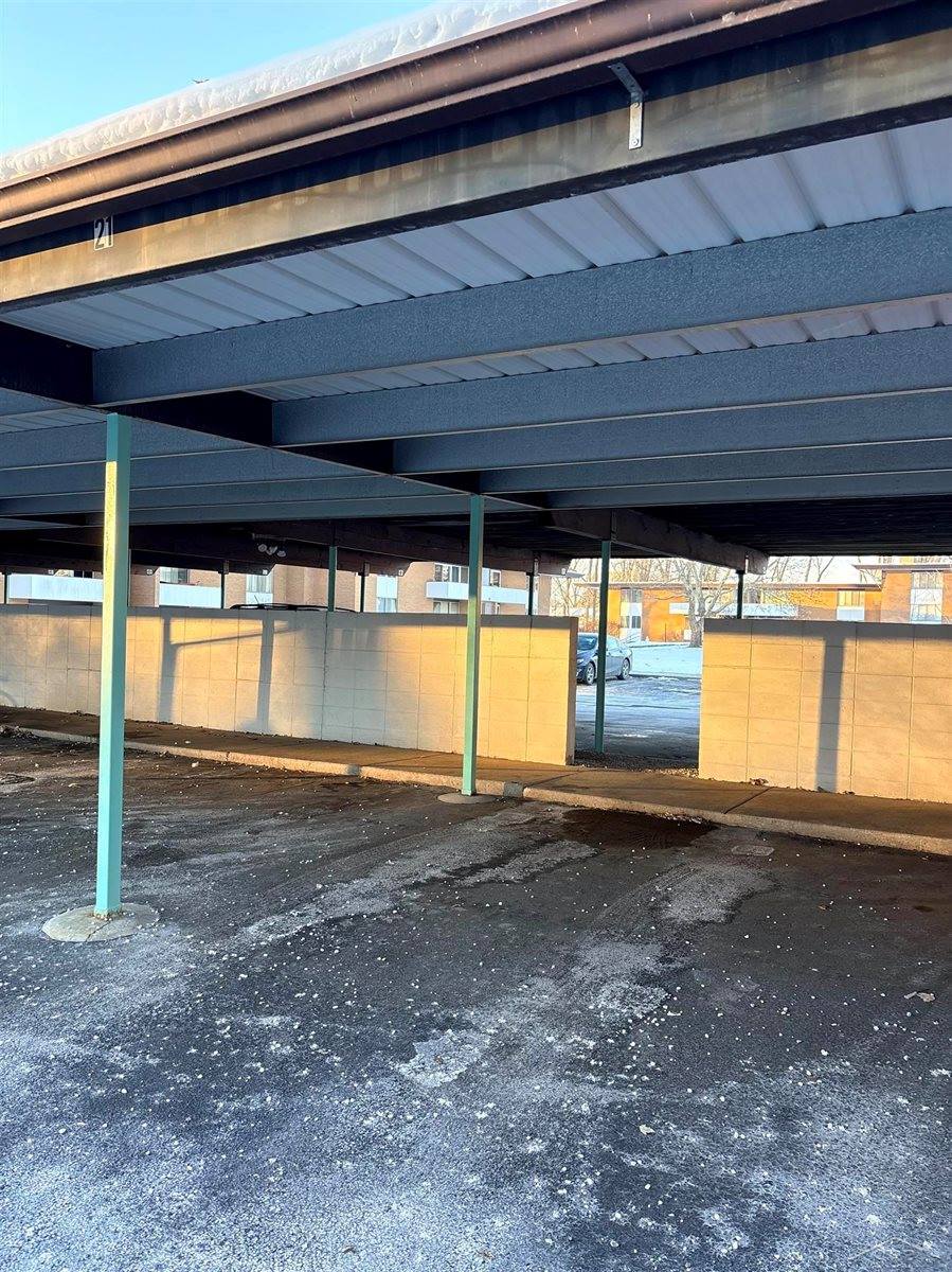 2101 Bayliss #15 Street, Midland, MI 48640