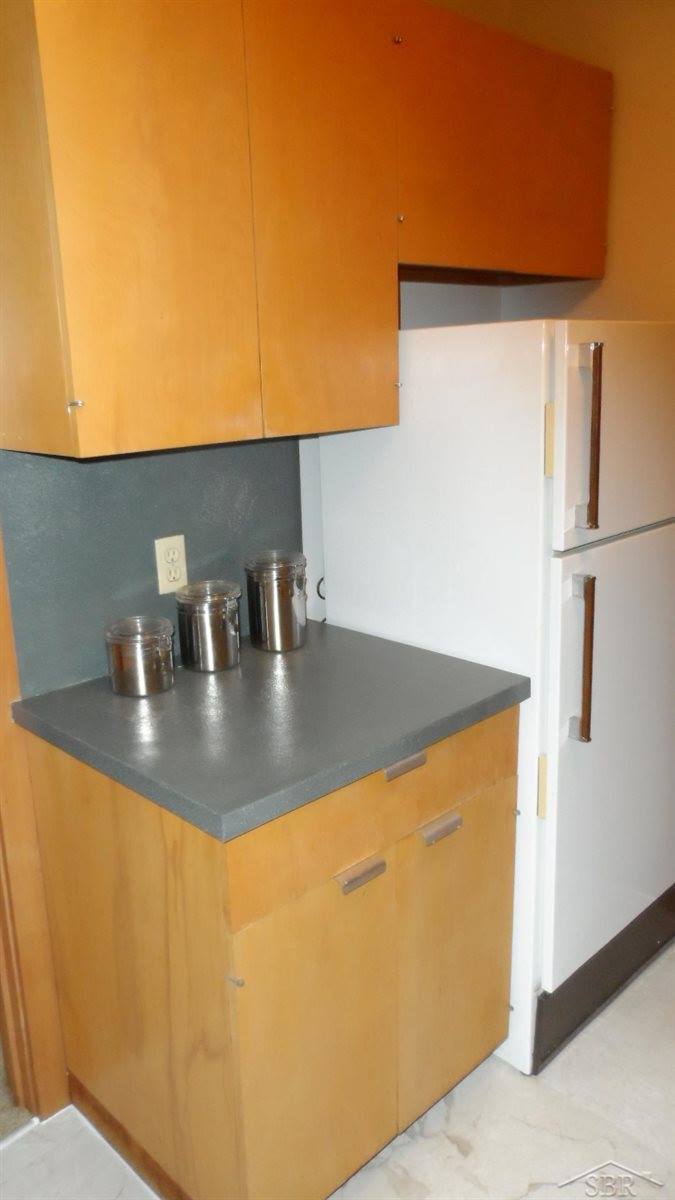 2101 Bayliss #15 Street, Midland, MI 48640