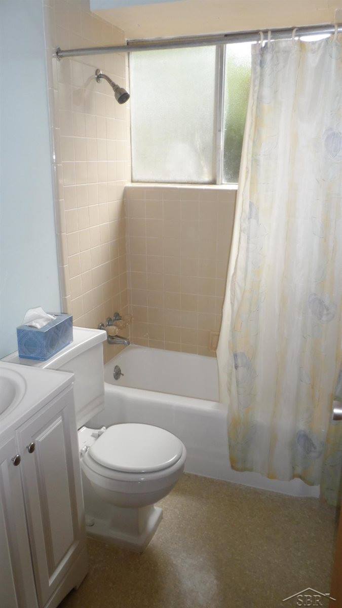 2101 Bayliss #15 Street, Midland, MI 48640