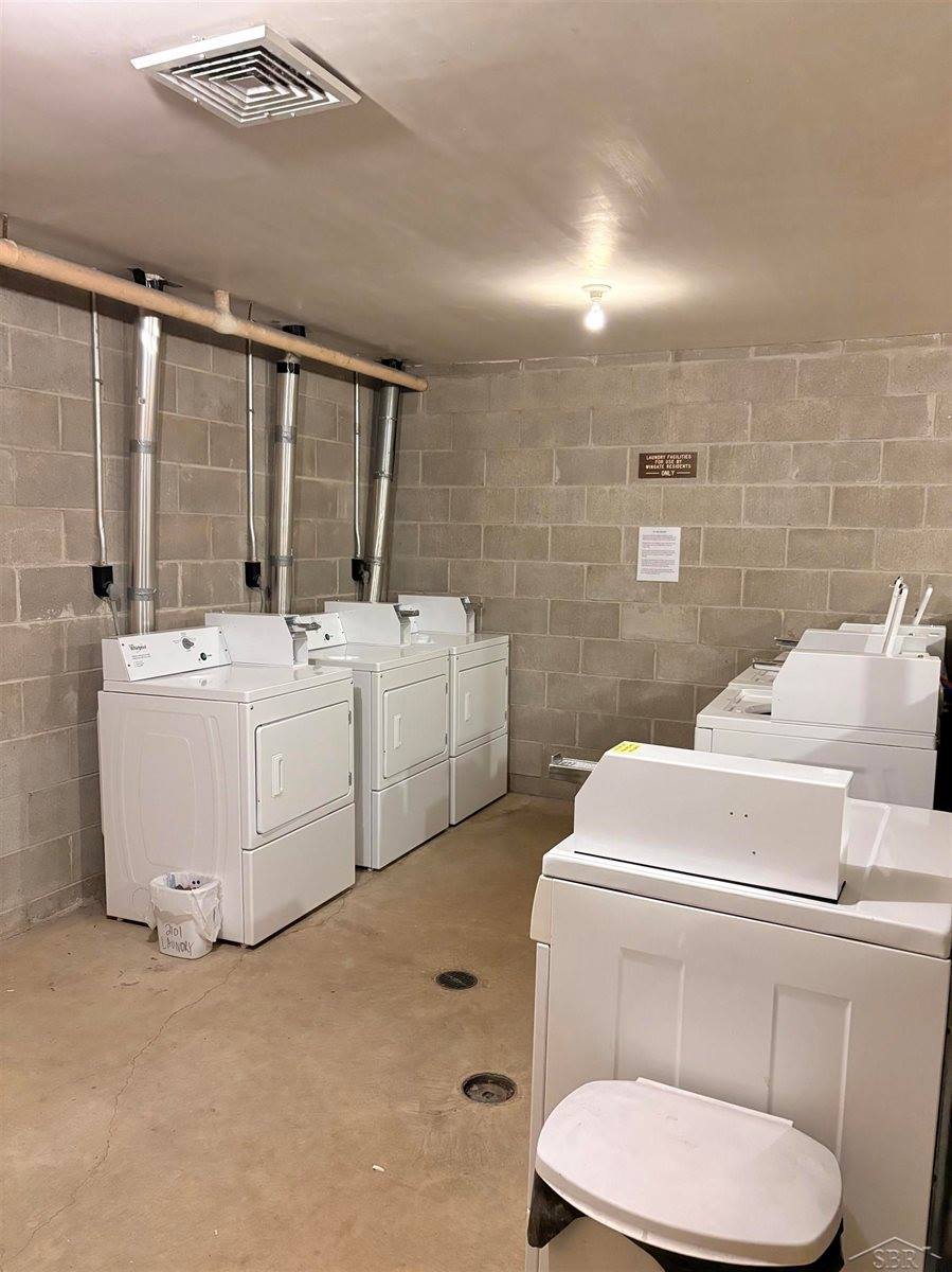 2101 Bayliss #15 Street, Midland, MI 48640