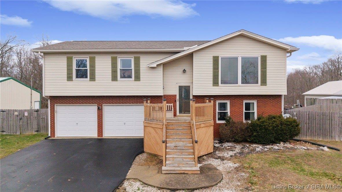 6828 Farnsley Knob Road, Elizabeth, IN 47117
