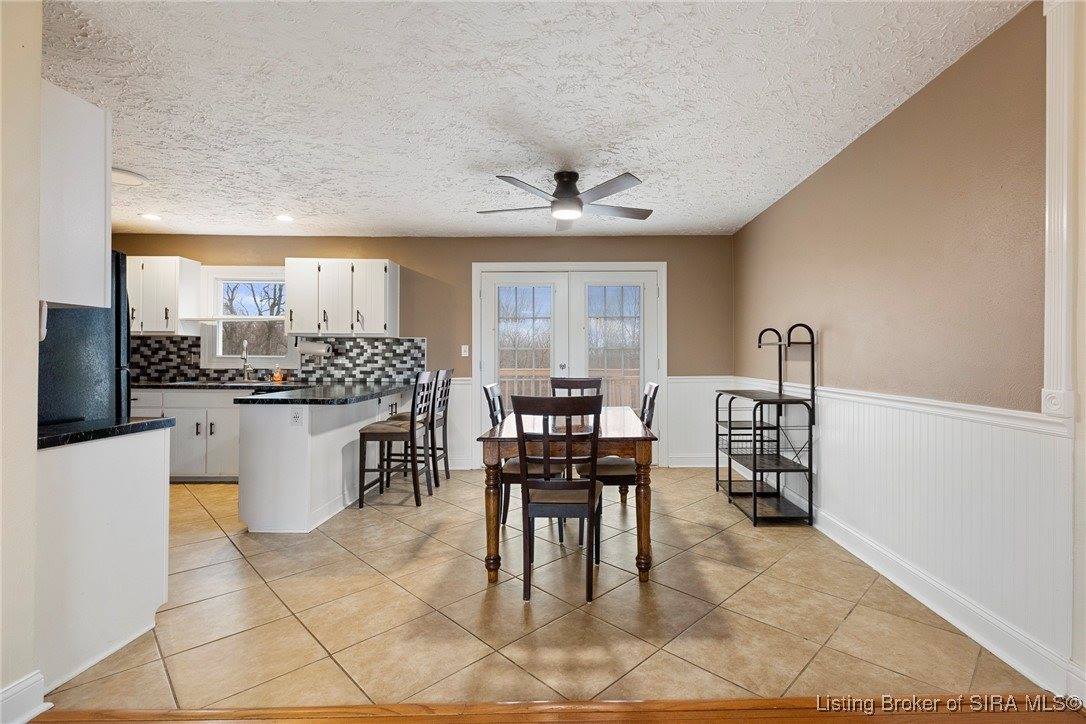 6828 Farnsley Knob Road, Elizabeth, IN 47117