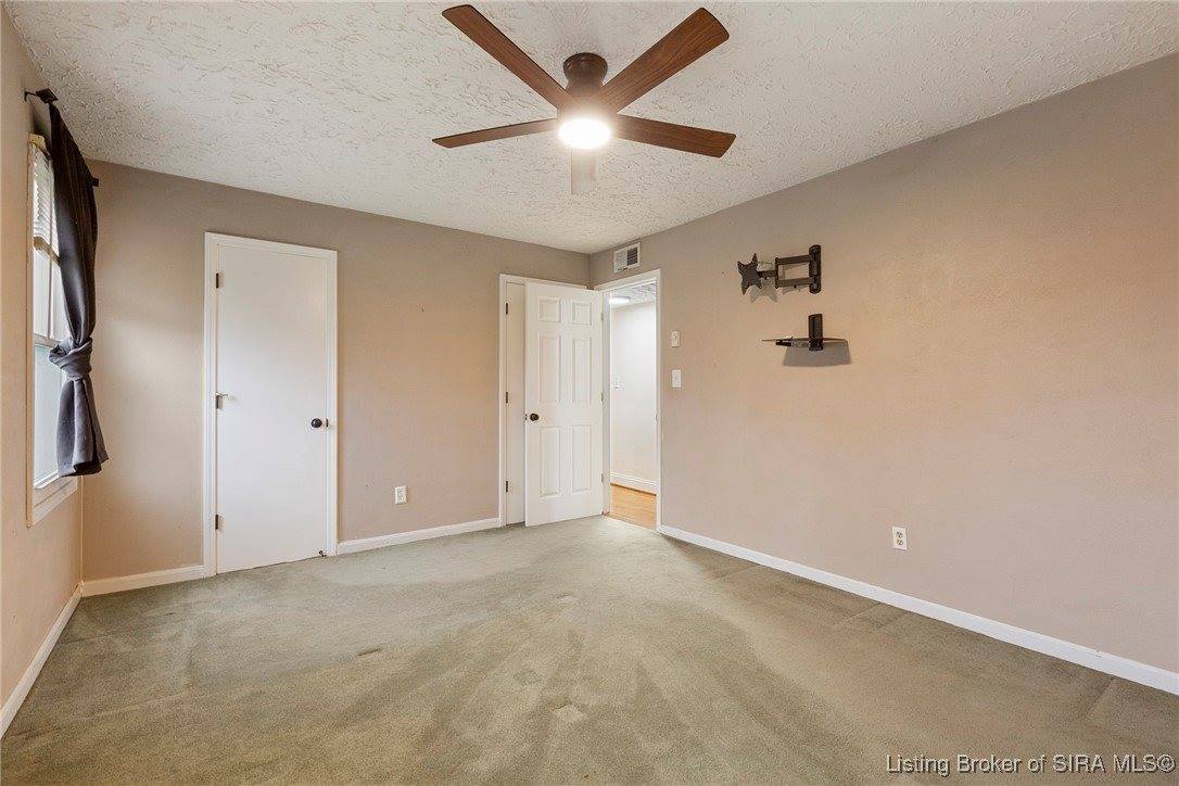 6828 Farnsley Knob Road, Elizabeth, IN 47117