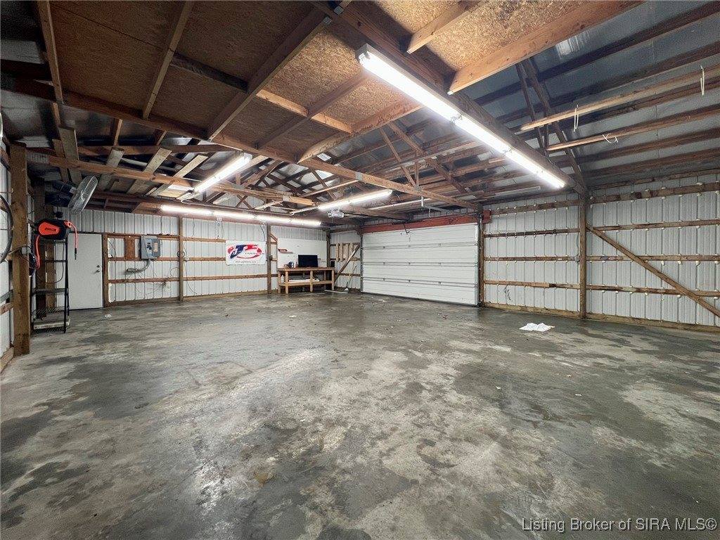 6828 Farnsley Knob Road, Elizabeth, IN 47117