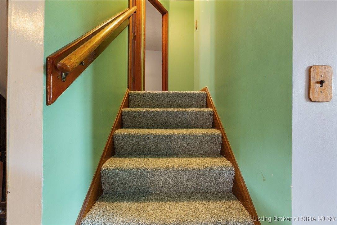 211 Sherwood Court, Clarksville, IN 47129