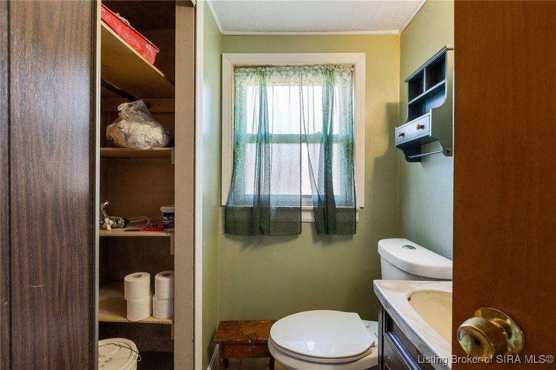 211 Sherwood Court, Clarksville, IN 47129