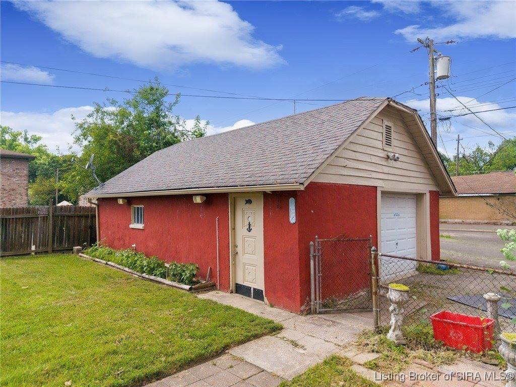 211 Sherwood Court, Clarksville, IN 47129