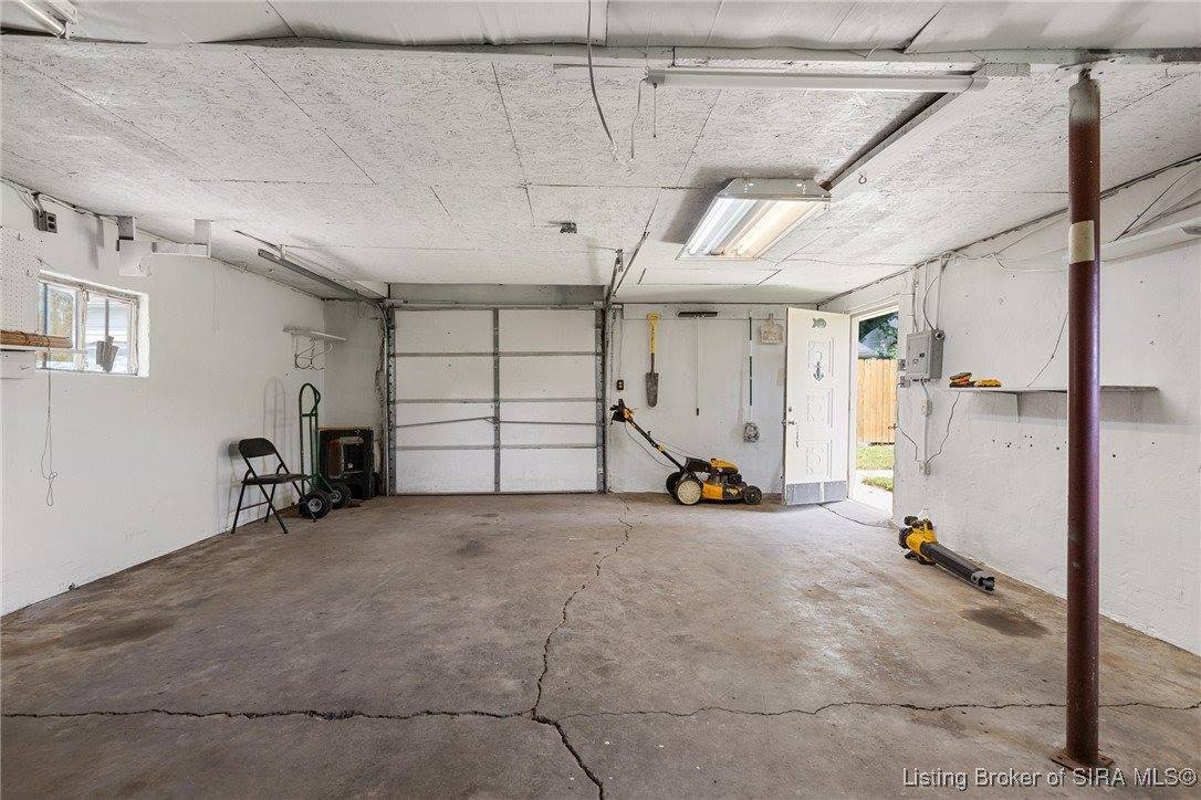 211 Sherwood Court, Clarksville, IN 47129