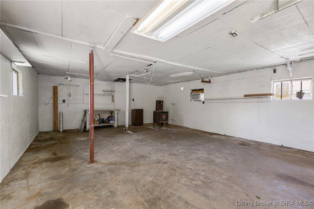 211 Sherwood Court, Clarksville, IN 47129