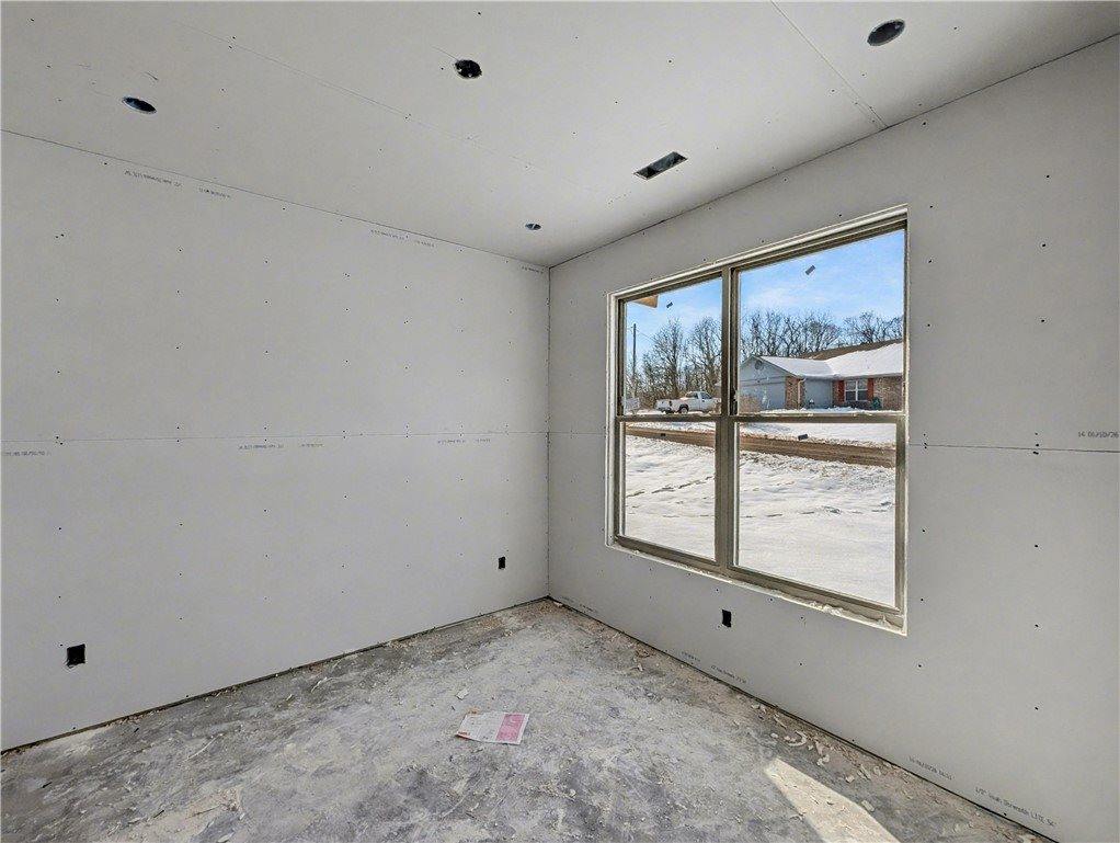 30 Hebrides Lane, Bella Vista, AR 72715