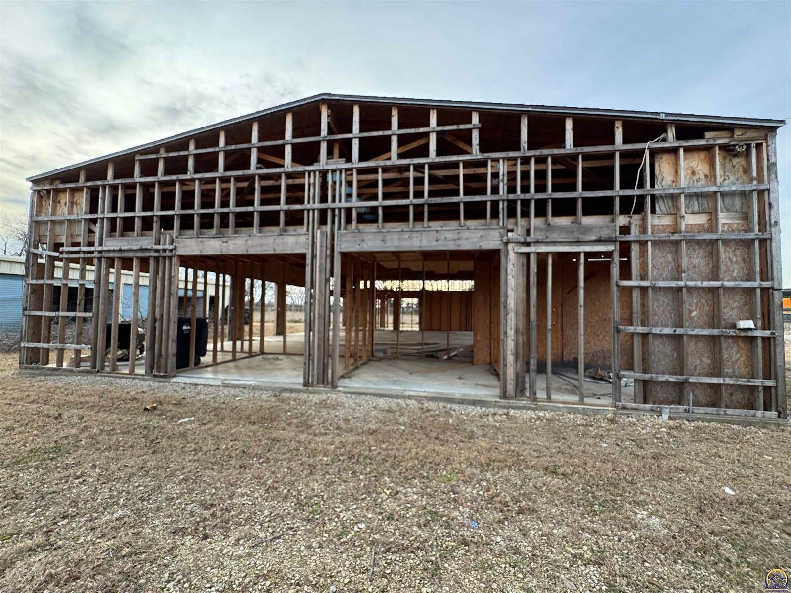 3201 SE Bates RD, Topeka, KS 66607