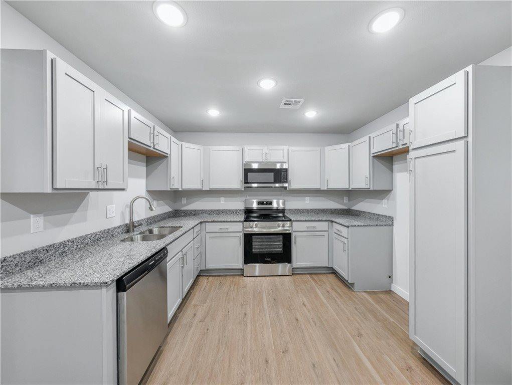 6501 Kathleen Street, Bentonville, AR 72713