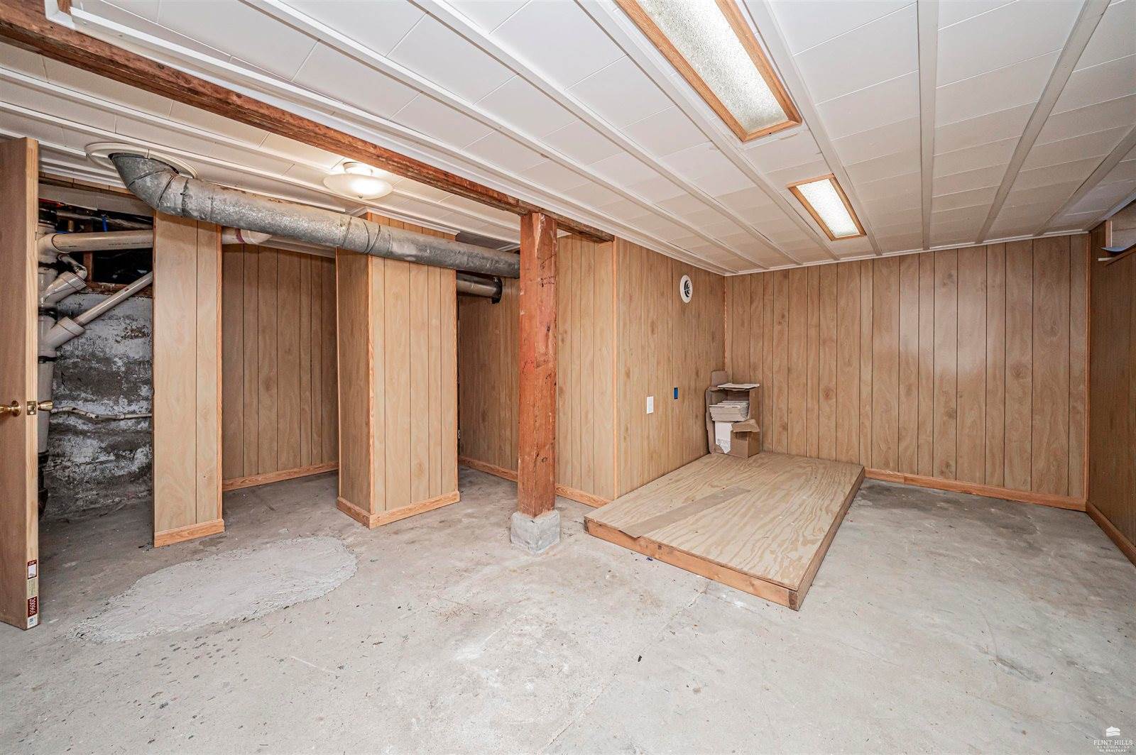 103 South Jefferson Street, Junction City, KS 66441