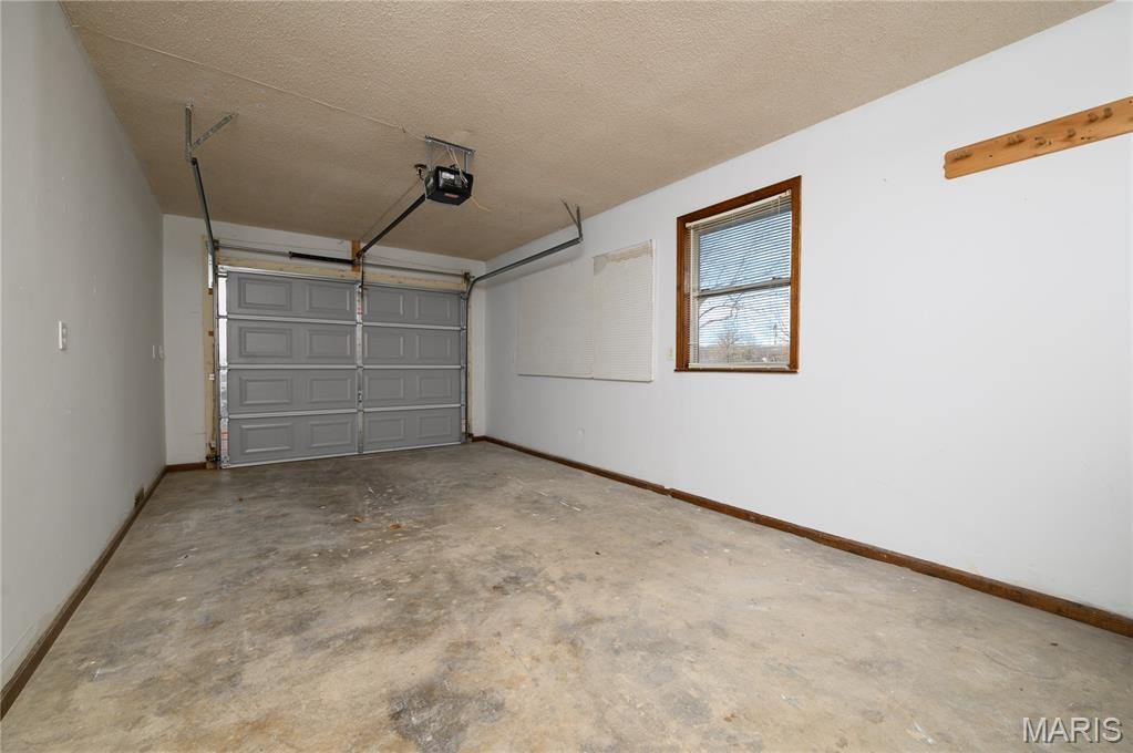 1401 Hull Valley Drive, Waynesville, MO 65583