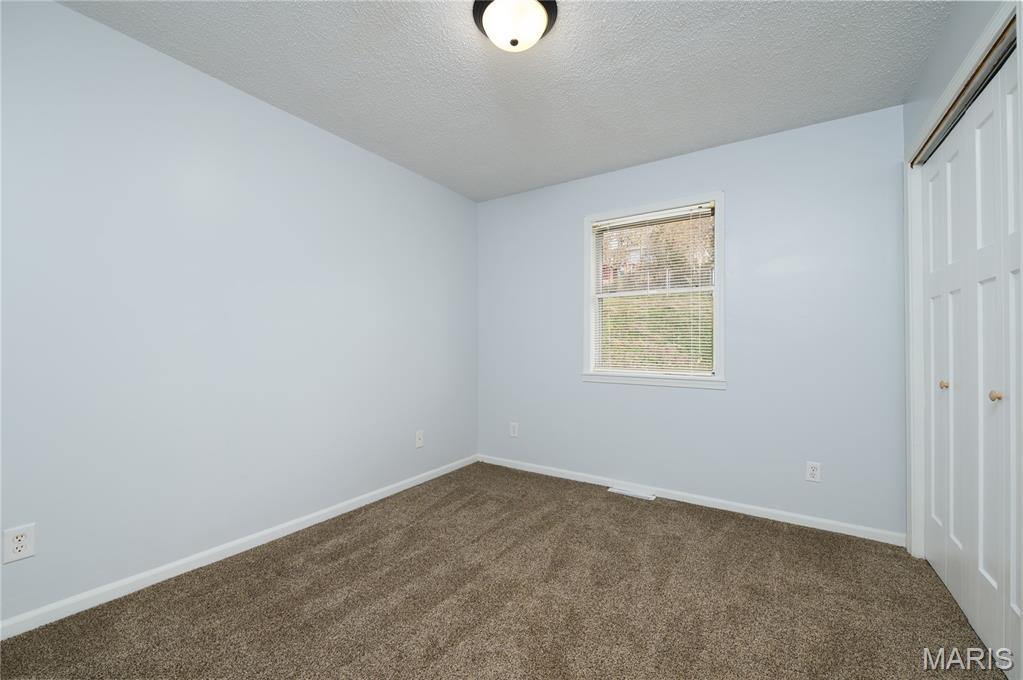 1401 Hull Valley Drive, Waynesville, MO 65583