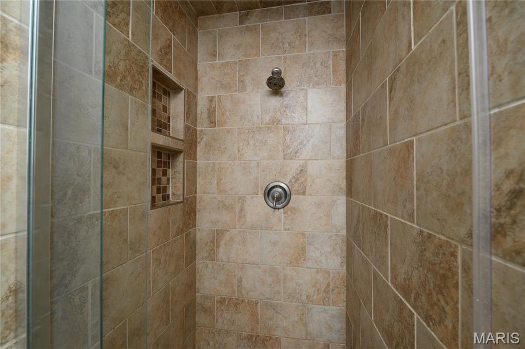 1401 Hull Valley Drive, Waynesville, MO 65583