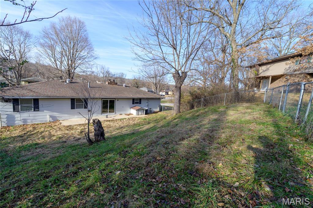 1401 Hull Valley Drive, Waynesville, MO 65583