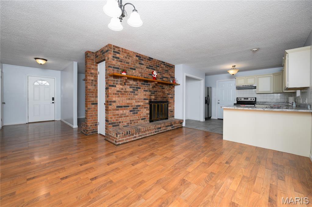 1401 Hull Valley Drive, Waynesville, MO 65583