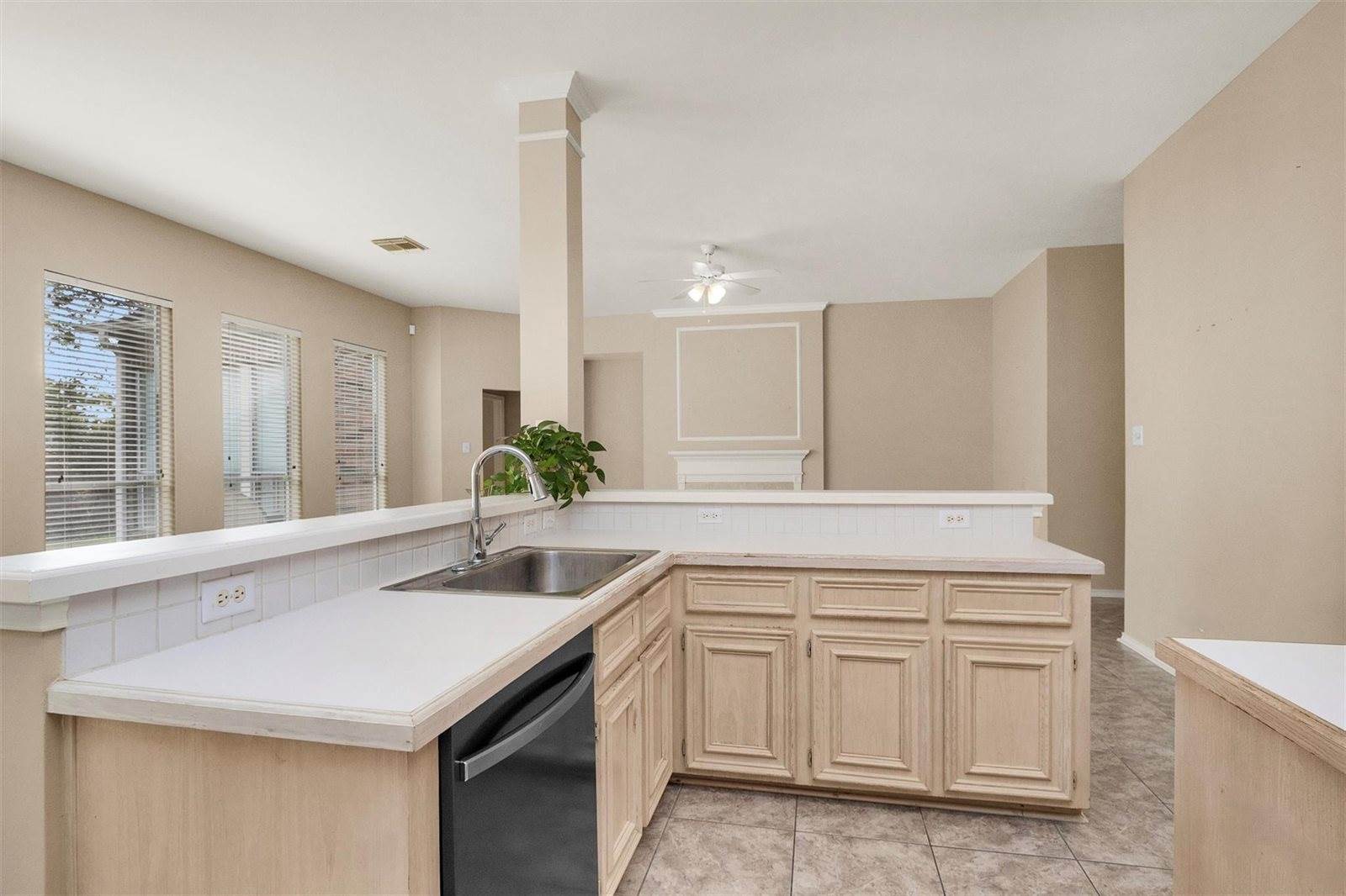 11 Crestview Trail, Houston, TX 77082