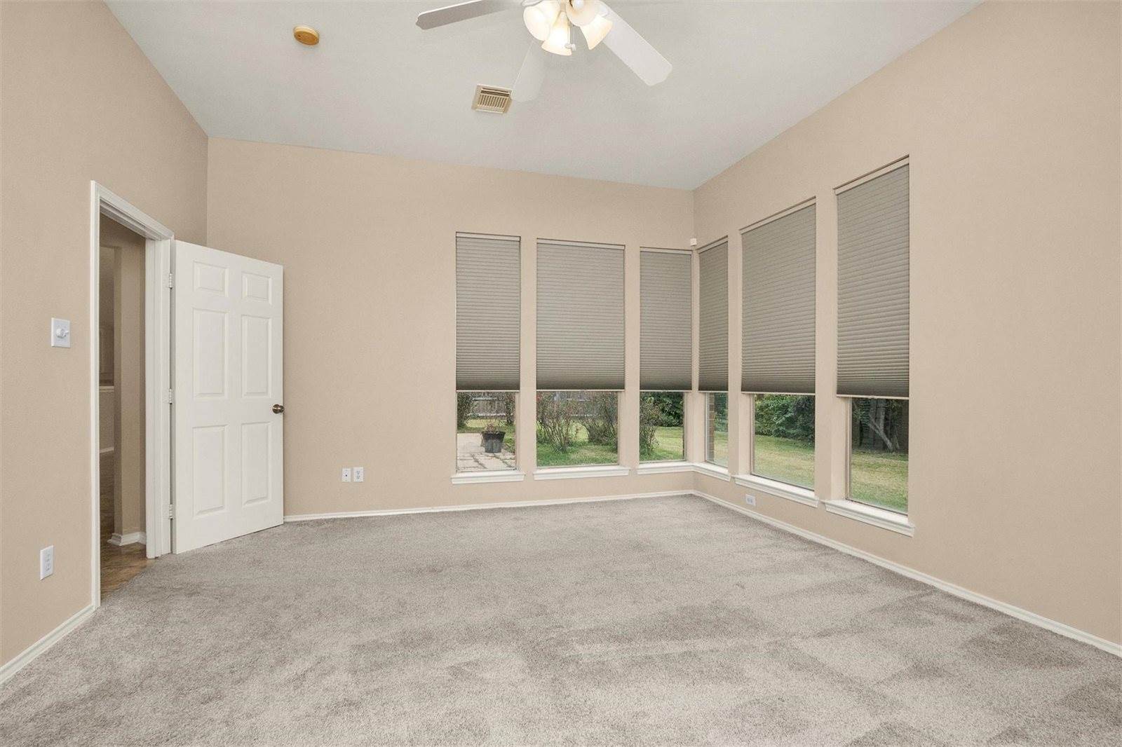 11 Crestview Trail, Houston, TX 77082