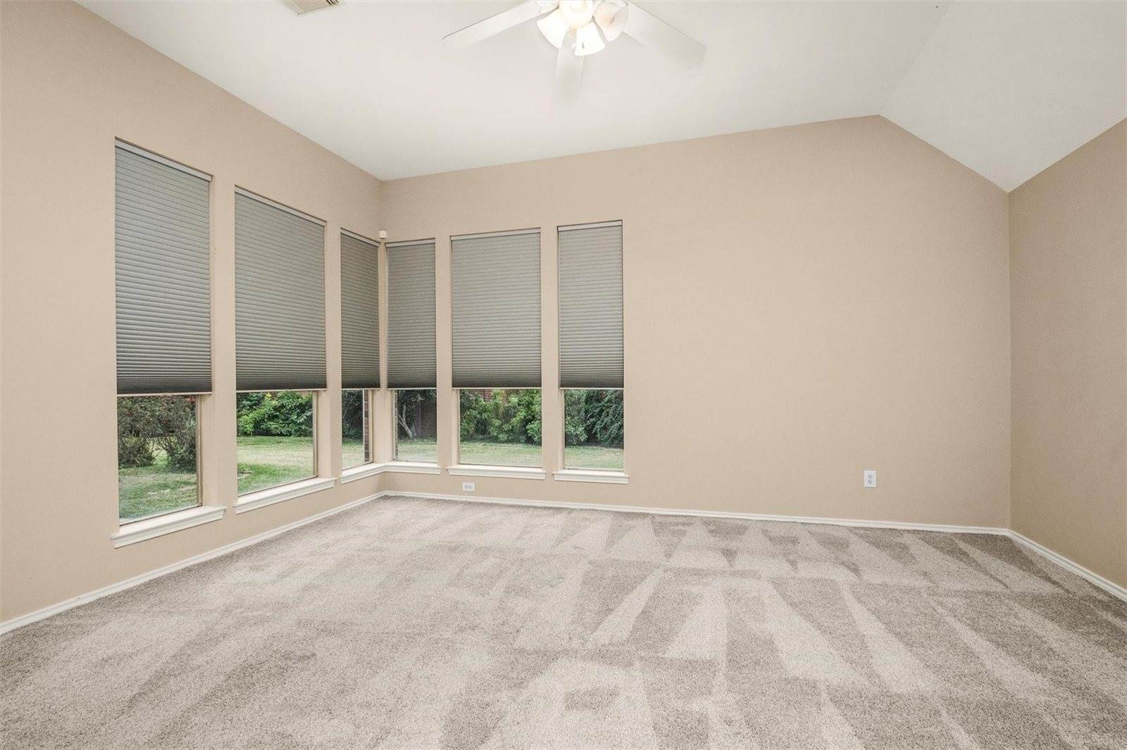 11 Crestview Trail, Houston, TX 77082