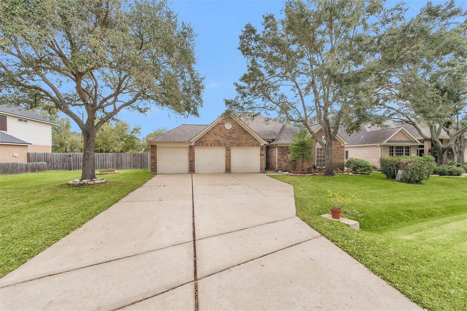 11 Crestview Trail, Houston, TX 77082