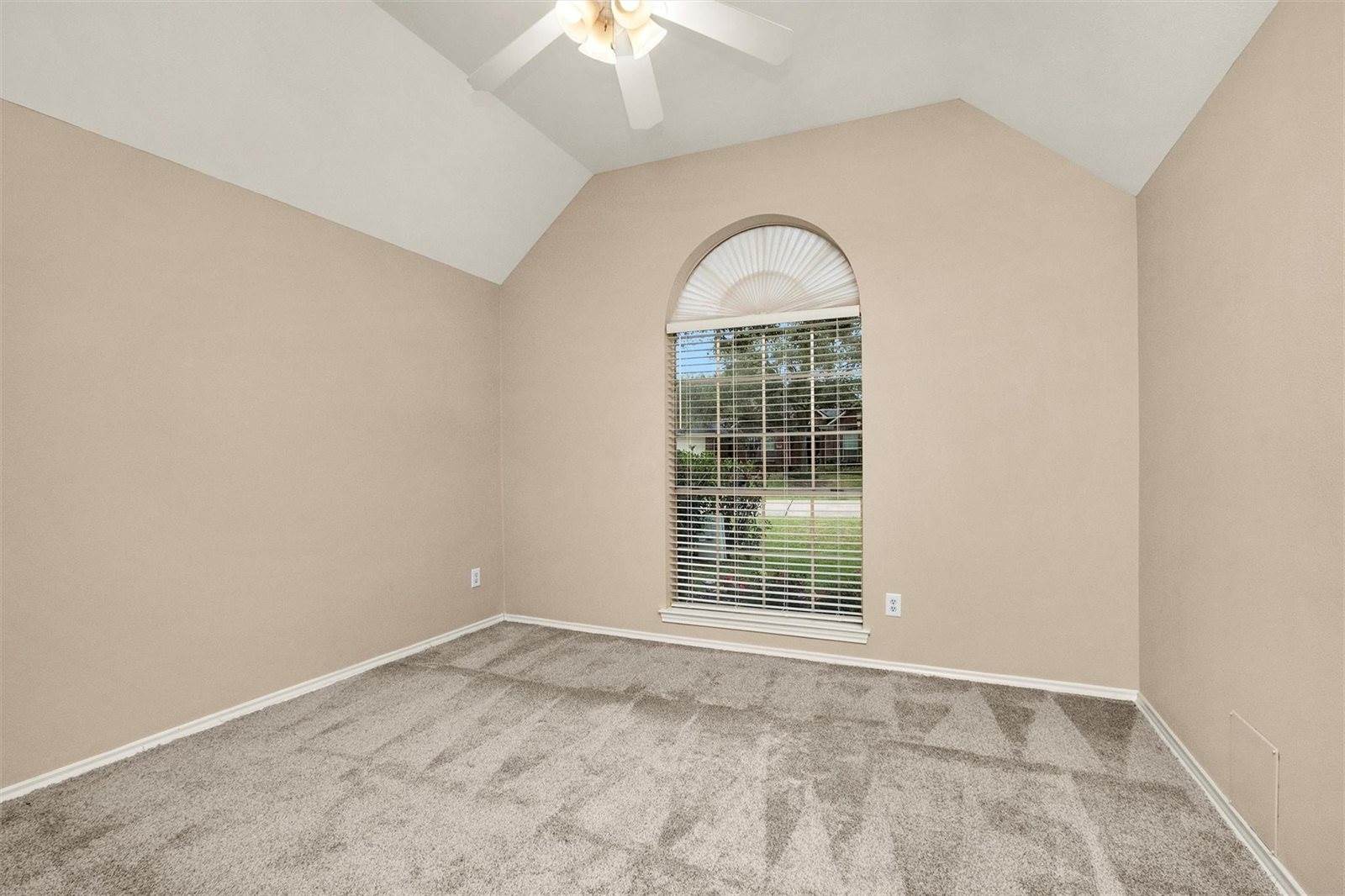 11 Crestview Trail, Houston, TX 77082