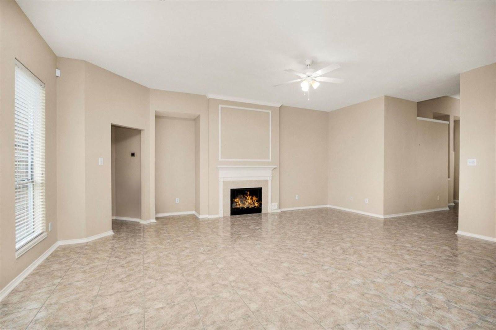 11 Crestview Trail, Houston, TX 77082