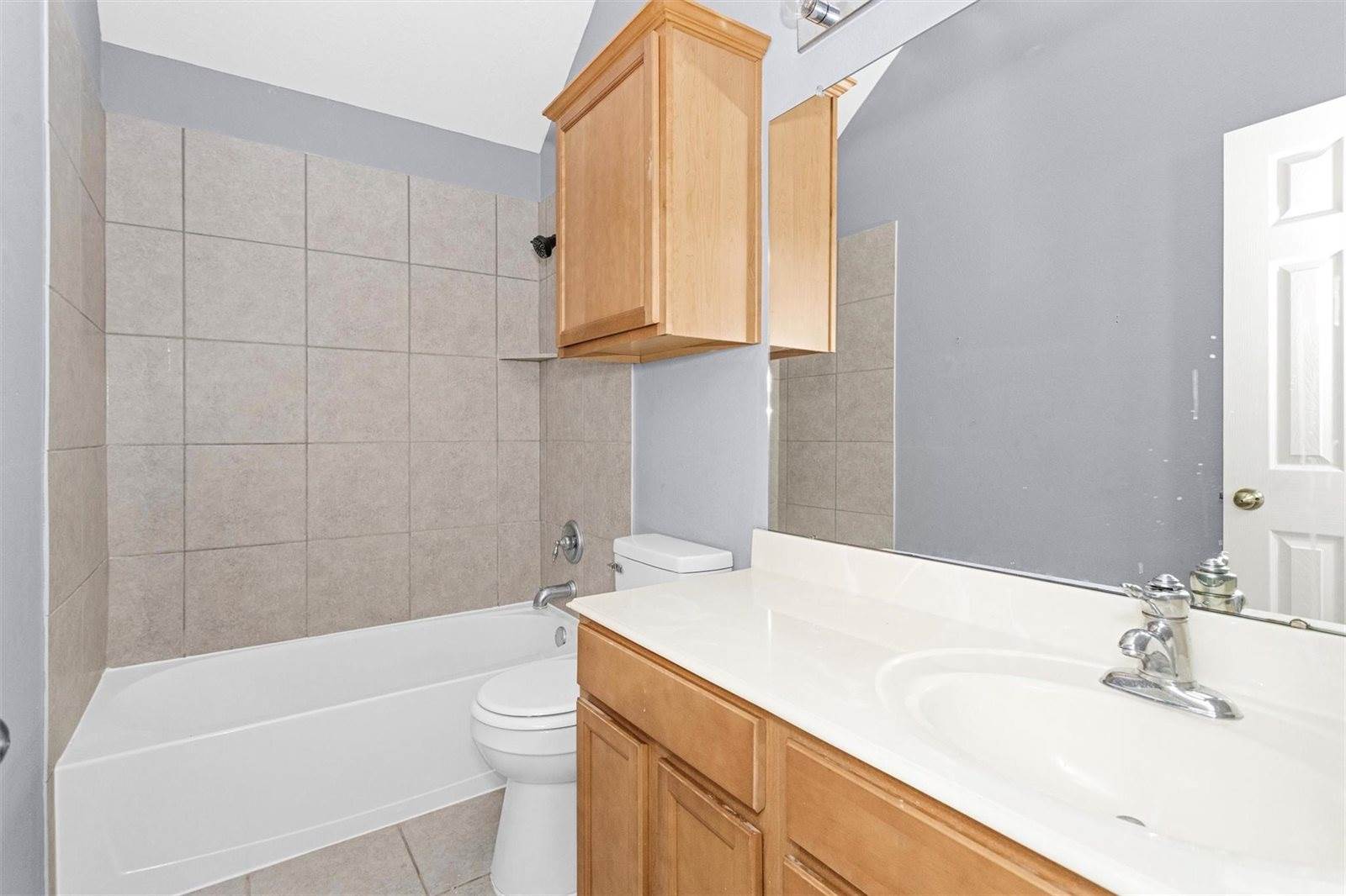 2835 Chalet Knolls Lane, Katy, TX 77494