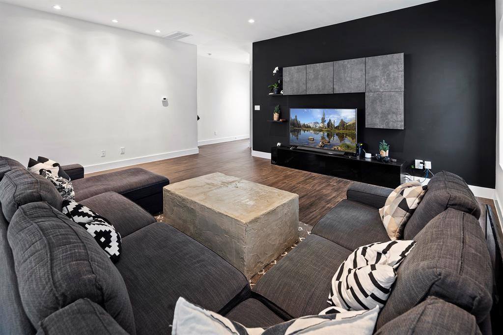 5511 Paraiso Place, Houston, TX 77091