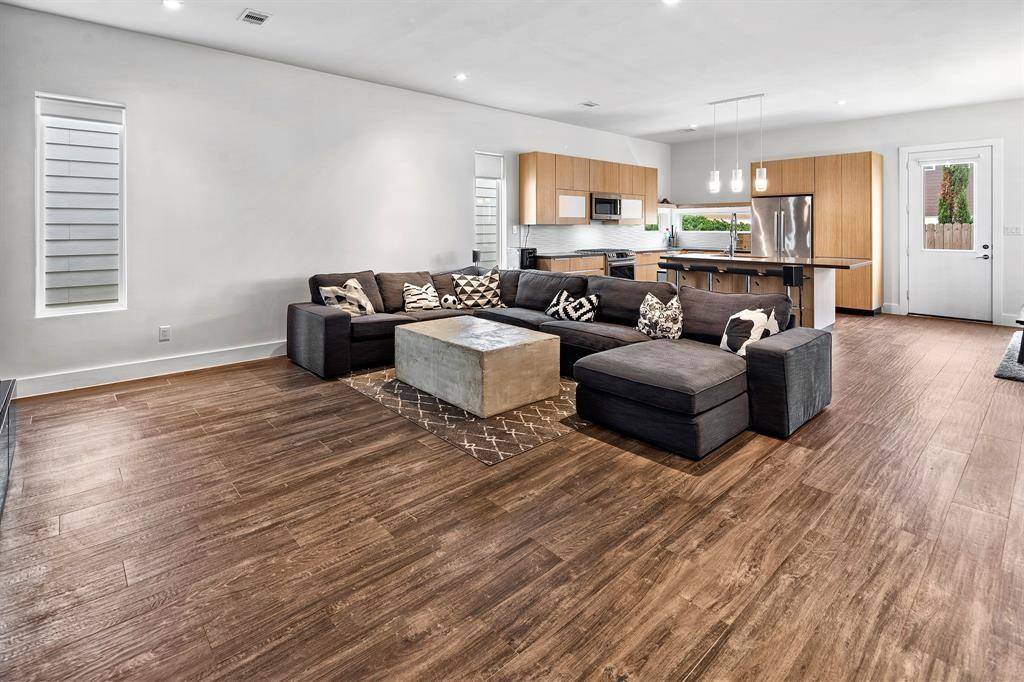 5511 Paraiso Place, Houston, TX 77091