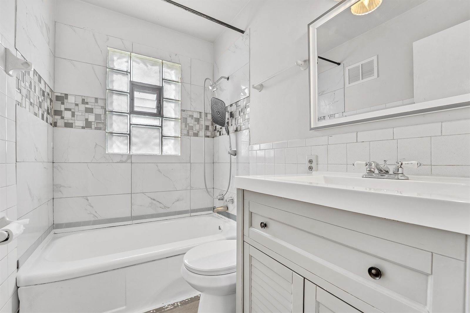 7151 West Beckett Ave, Milwaukee, WI 53216